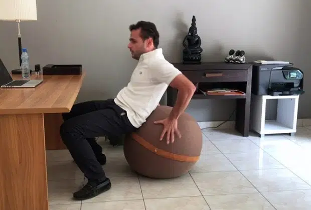 Faut-il investir dans un siège ballon ergonomique pour son bureau